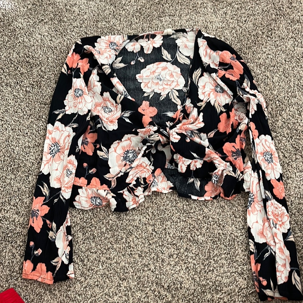 Roxy Cropped long sleeve top.